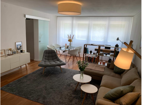 In the heart of Altstadt-Lehel: Modern and furnished city… - À louer