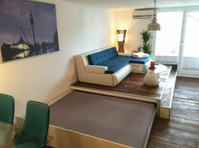 Metro Station in front of the door: chic Apartment near… - In Affitto