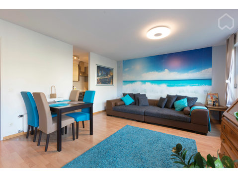 Moderne ruhige 2-Zi Wohnung, komplett ausgestattet… - Zu Vermieten