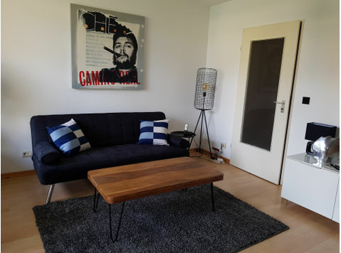 Modernly furnished 1-room apartment in a central and yet… - Do wynajęcia