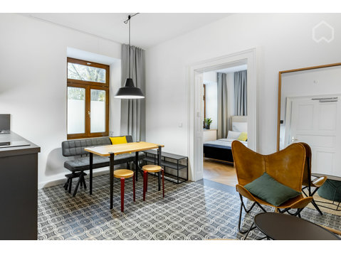 Newly renovated, stylish apartment in München Altperlach - For Rent