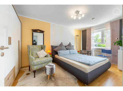 Ruhiges Apartment mit Balkon in Aubing - Zu Vermieten