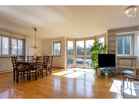 Quiet, bright 4-room apartment in Munich-Trudering - 出租