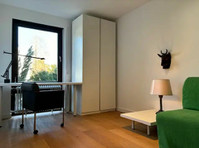 Renting 2 bedrooms in bright sunny flat with garden, newly… - À louer