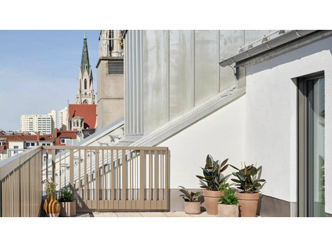 Studio with terrace in Munich city centre - For Rent