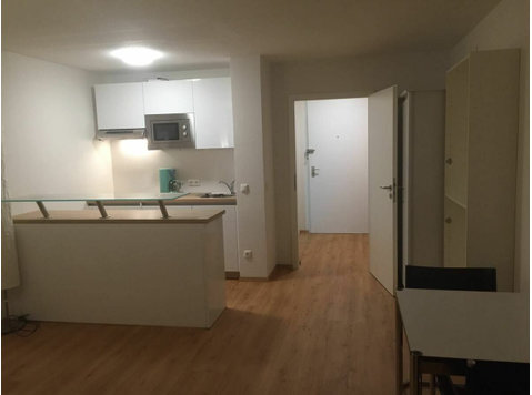 Sunny suite in with large balcony in Munich-Schwabing - For Rent