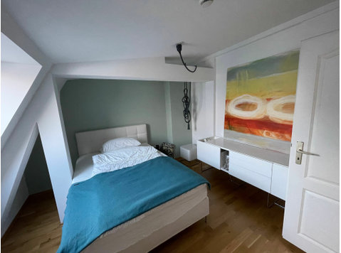 Top floor apartment in munich with roof terrace, Top… - À louer