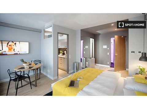 Neutrudering, Münih'te kiralık 2 yatak odalı daire - Apartman Daireleri