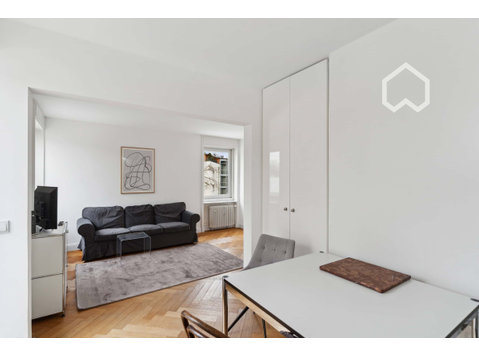 Apartment in Denninger Straße - דירות