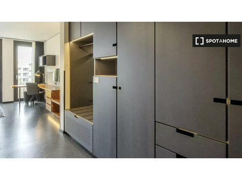 Apartamento estúdio para alugar em Schwabing-West, Munique - Apartamentos