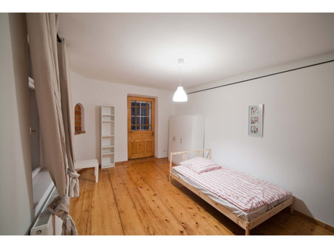 Zimmer in der Frauenstraße - குடியிருப்புகள்  