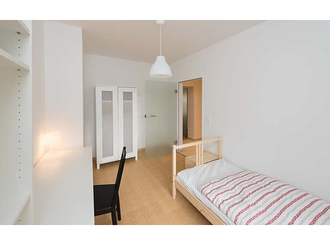 Zimmer in der Leopoldstraße - Apartments