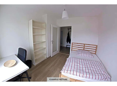 Zimmer in der Pestalozzistraße - آپارتمان ها