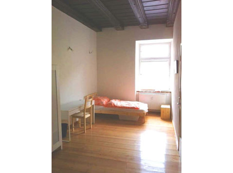 Zimmer in der Reger Platz - Apartmány