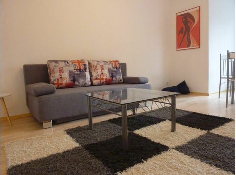 2-room flat, quiet, central, close to city centre and trade… - Disewakan
