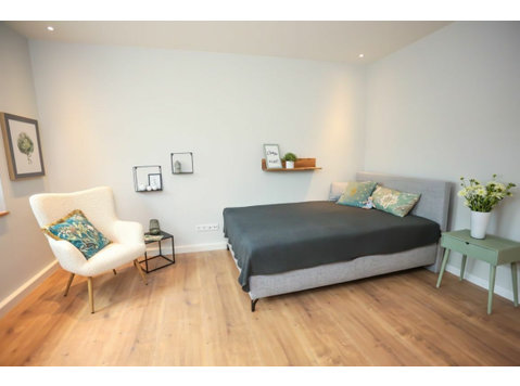 Cosy 2-room flatshare, newly renovated, fully equipped - For Rent