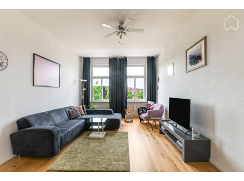 Large 4-room flat with castle view, children welcome - For Rent