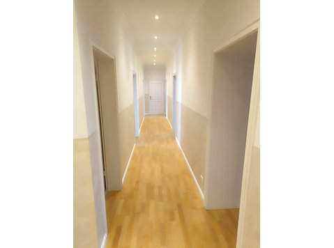 Luxurious and centrally located 4-room flat in the centre… - For Rent