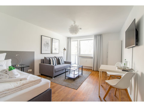Modernes Apartment mit Balkon und Blick in den Cramer-Klett… - Zu Vermieten