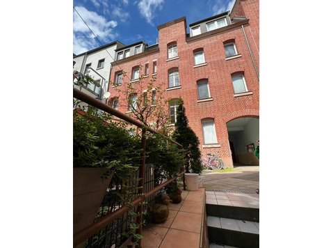 Modern furnished Apartment in beautiful old Brickbuilding… - For Rent