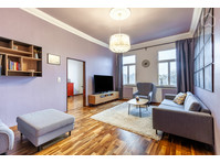 Spacious 3-bedroom apartment, perfectly located - Izīrē
