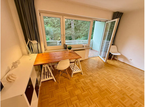 Bright, furnished 26 sqm private room inc. balcony (inc.… - Vuokralle