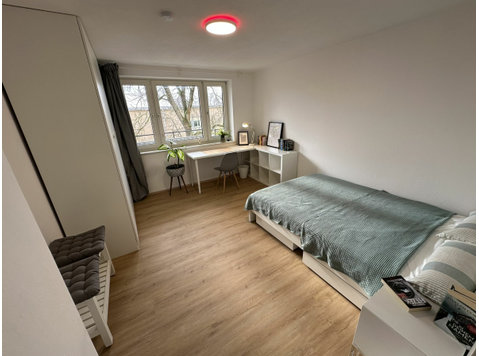 Bright, furnished three-room apartment near the university… - Vuokralle