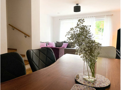 Modern townhouse with 3 floors and 3 bedrooms in Regensburg - Vuokralle