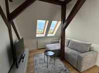 Wonderful, fully furnished shared room with large garden… - For Rent