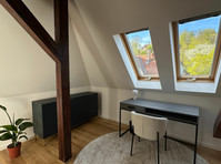 Wonderful, fully furnished shared room with large garden… - For Rent