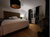 beautiful, cozy central apartment for intermediate rent /… - Te Huur