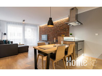 2-room apt. - new building, modern, close to the centre,… - דירות