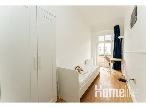Awesome shared apartment in Prenzlauer Berg - Camere de inchiriat