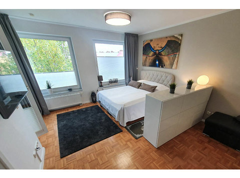 Amazing home close to Berlin Citycenter, Charlottenburg:… - For Rent