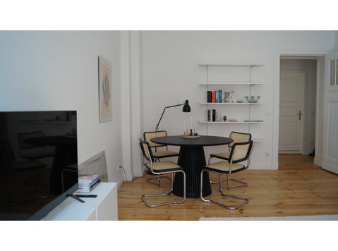 Awesome and neat apartment (Charlottenburg) - Til Leie