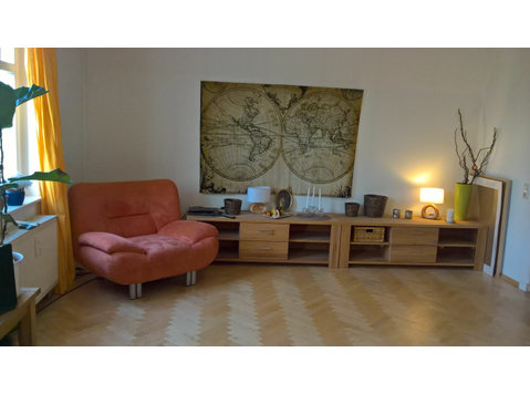 Awesome spacious 3-room apartment in Berlin-Karlshorst - À louer