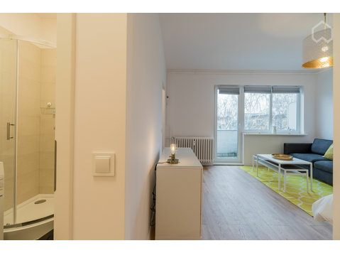 Beautiful 1-room apartment with balcony in Wedding - À louer