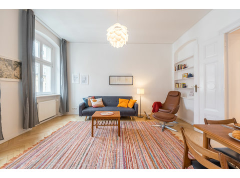 Beautiful 2 Bedroom Apartment at Oranienburger Straße Berlin - Disewakan