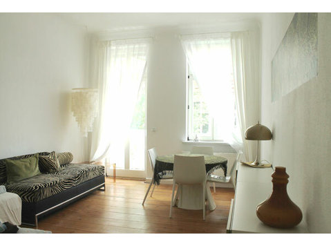 Liebevoll eingerichtete, wundervolle Wohnung in ruhiger… - Zu Vermieten