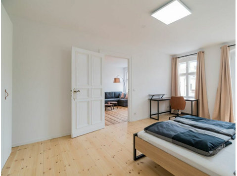 Beautiful old building apartment in the heart of Kreuzberg - 出租