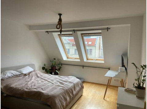 Cozy shared penthouse with beautiful terrace in Berlin Mitte - Под Кирија