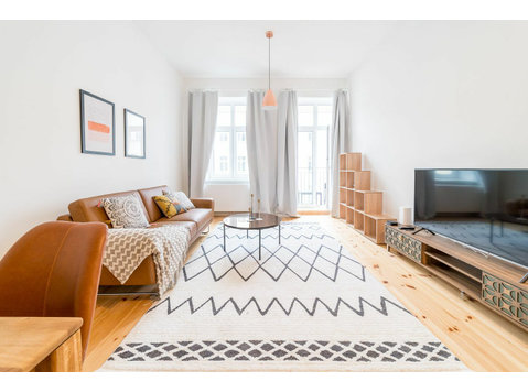 Bright 1-bedroom apartment in Friedrichshain - 	
Uthyres