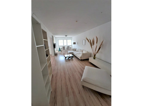 Bright large family apartment in Berlin-Friedrichsfelde in… - For Rent