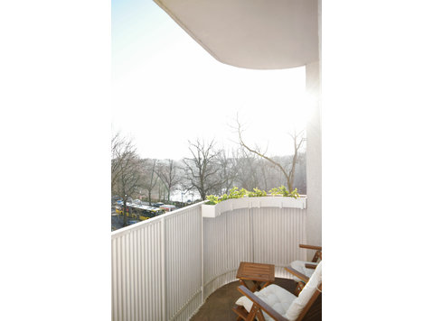 Helle 3-Zimmer-Wohnung mit Seeblick in zentraler Lage -… - Zu Vermieten