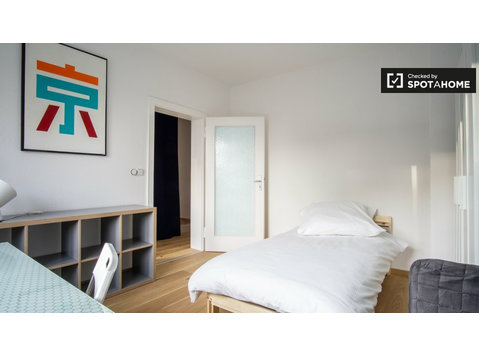 Habitación luminosa en el apartamento en Treptow-Köpenick,… - Alquiler
