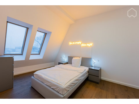 Charmante 3-Zimmer-Dachgeschosswohnung in Berlin- Steglitz - Zu Vermieten