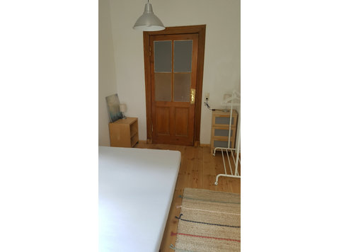 Charming cozy 2 room apartment close to the subway - For Rent