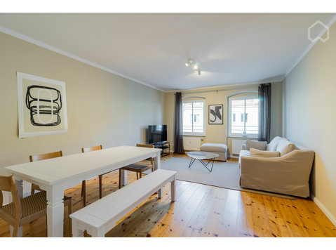 Charming spacious apartment in central location - Kiadó
