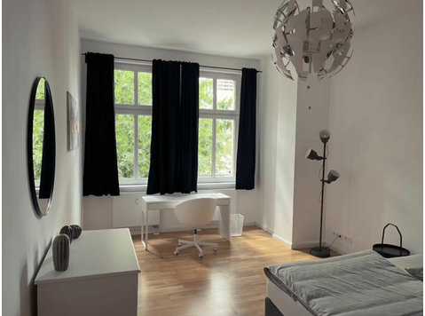 Comfy room in Friedrichshain - For Rent