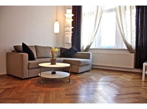 Cosy fully furnished flat in the heard of Prenzlauer Berg (… - Alquiler